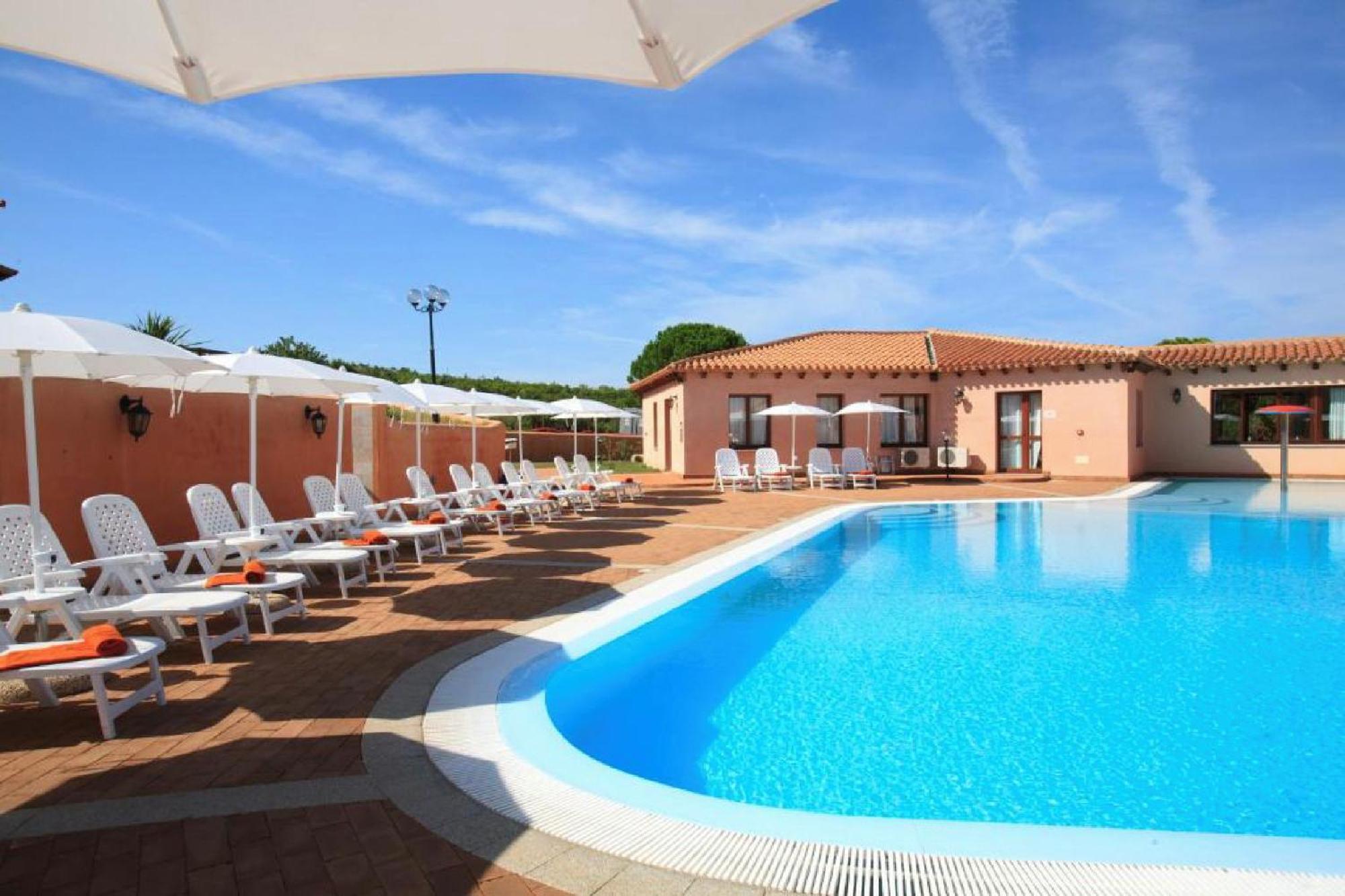 Residence Pierre & Vacances Vignola Mare Luaran gambar