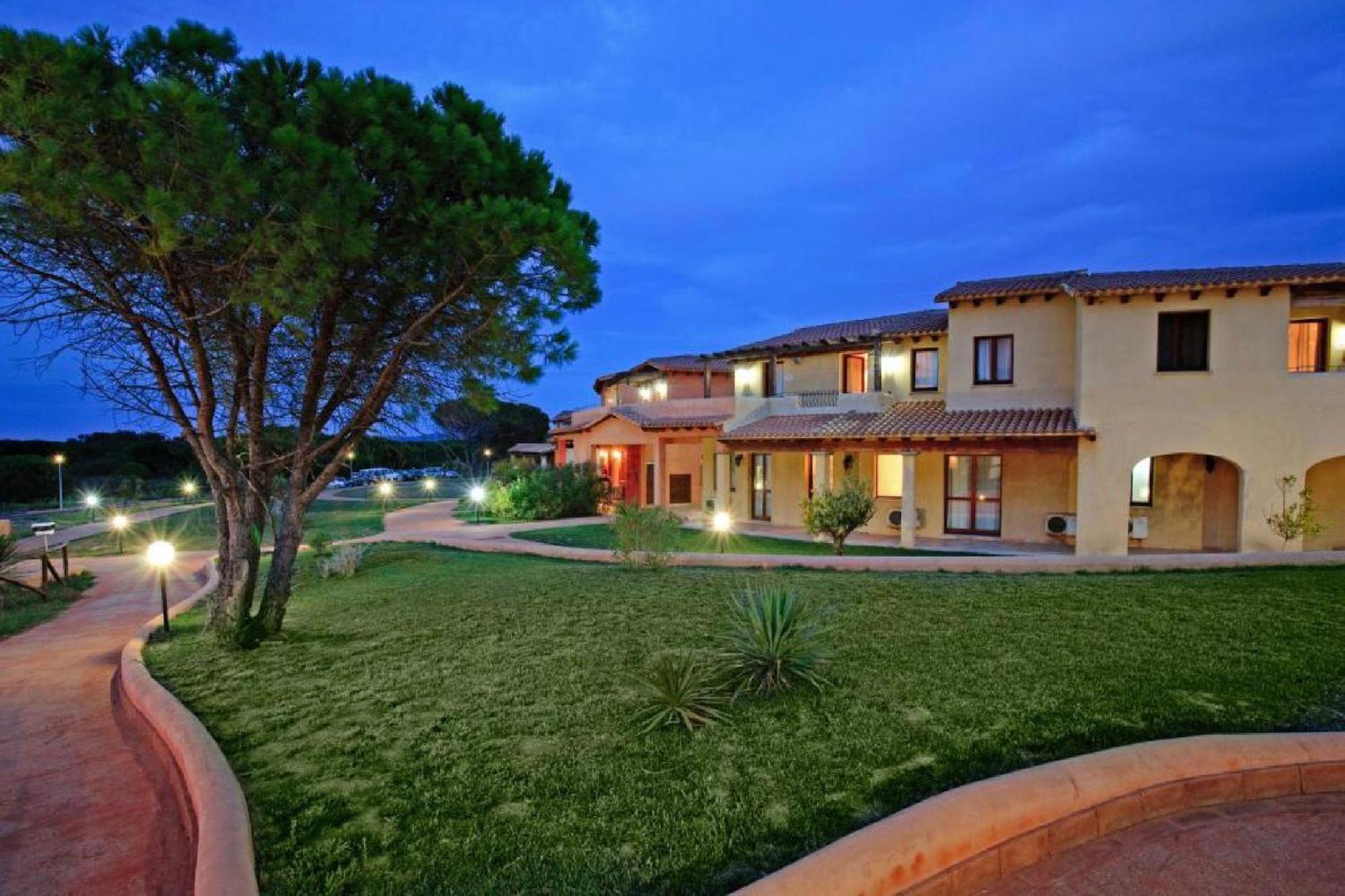Residence Pierre & Vacances Vignola Mare Luaran gambar