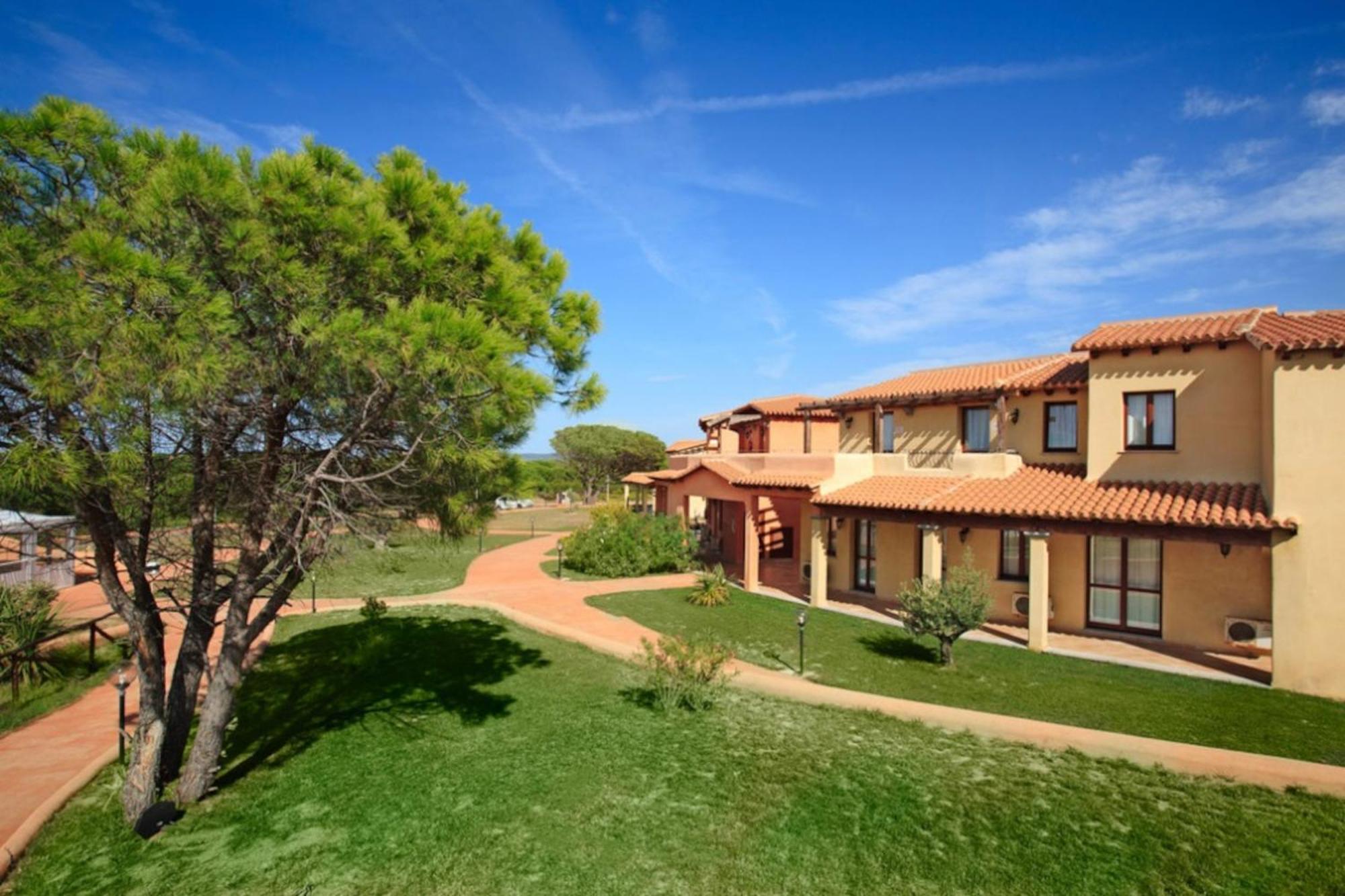 Residence Pierre & Vacances Vignola Mare Luaran gambar
