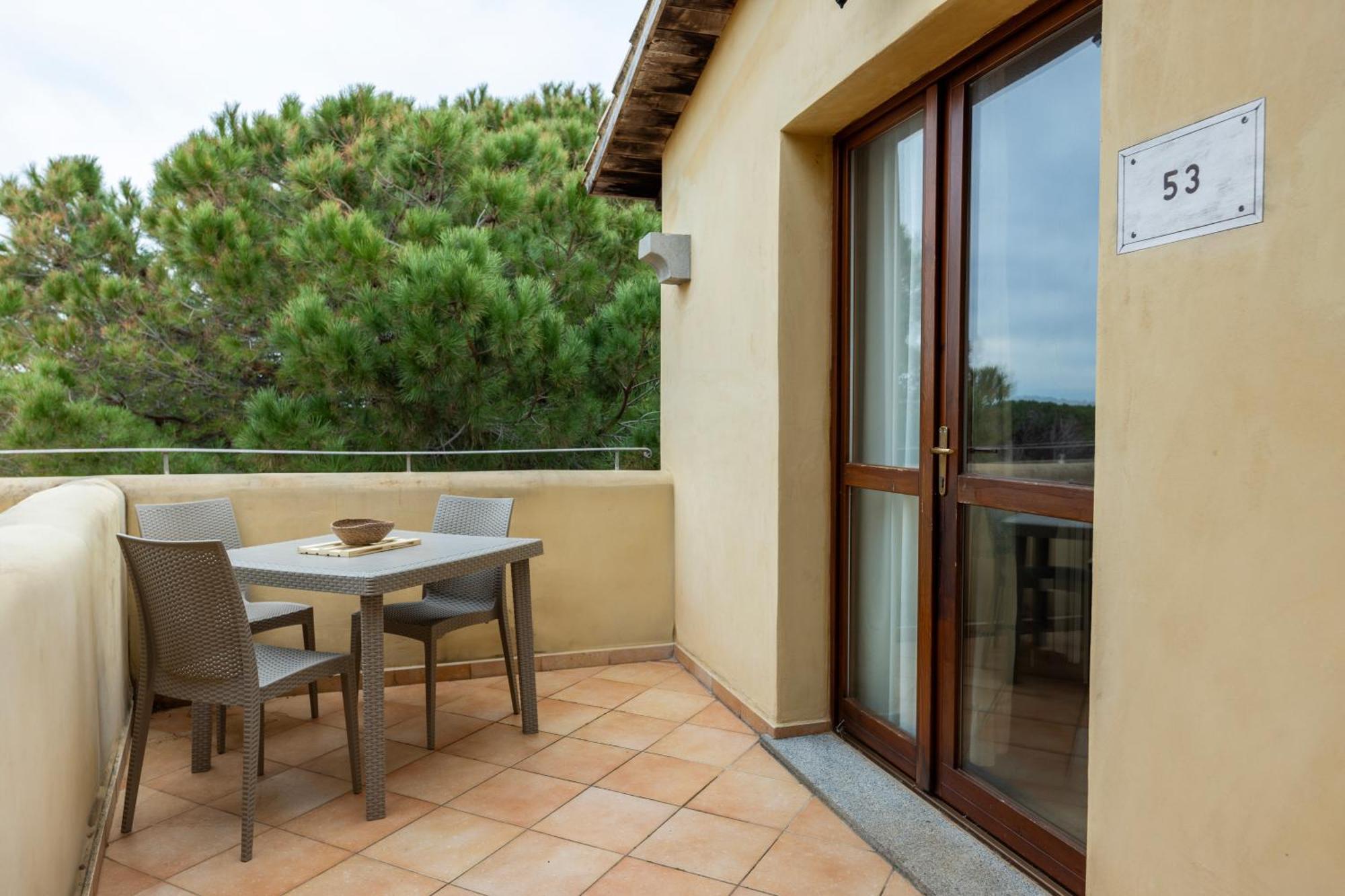 Residence Pierre & Vacances Vignola Mare Luaran gambar