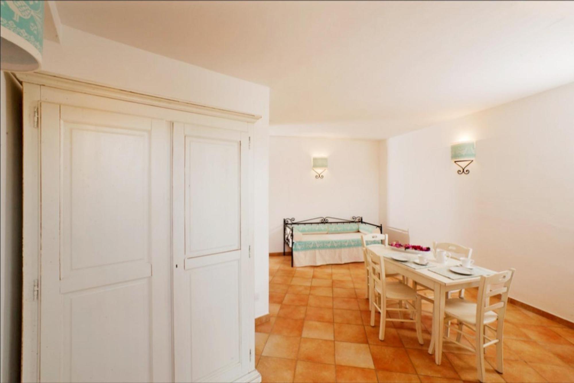 Residence Pierre & Vacances Vignola Mare Luaran gambar
